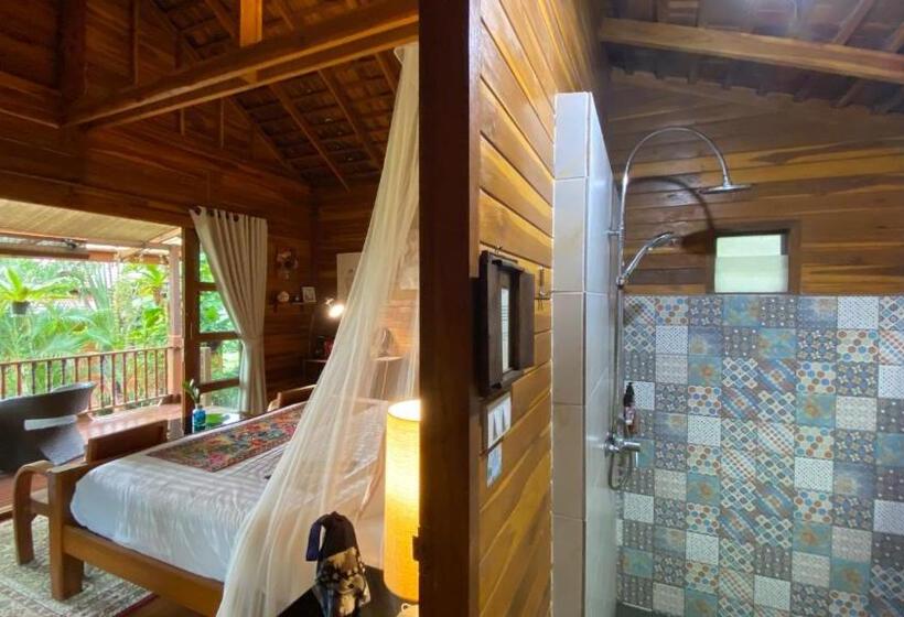 بنغل قياسي مطل على الجبل, Nan Seasons Boutique Resort