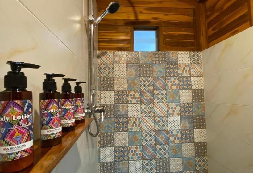 بنجلو سوبيريور, Nan Seasons Boutique Resort