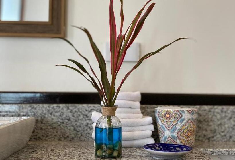 اتاق لوکس با تخت بزرگ, Nan Seasons Boutique Resort