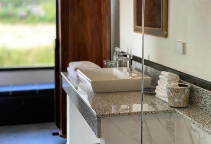 غرفة ديلوكس سرير كينج, Nan Seasons Boutique Resort