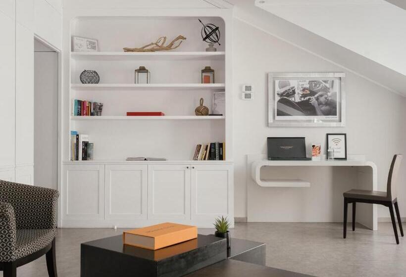 豪华套房, Montenapoleone Suites