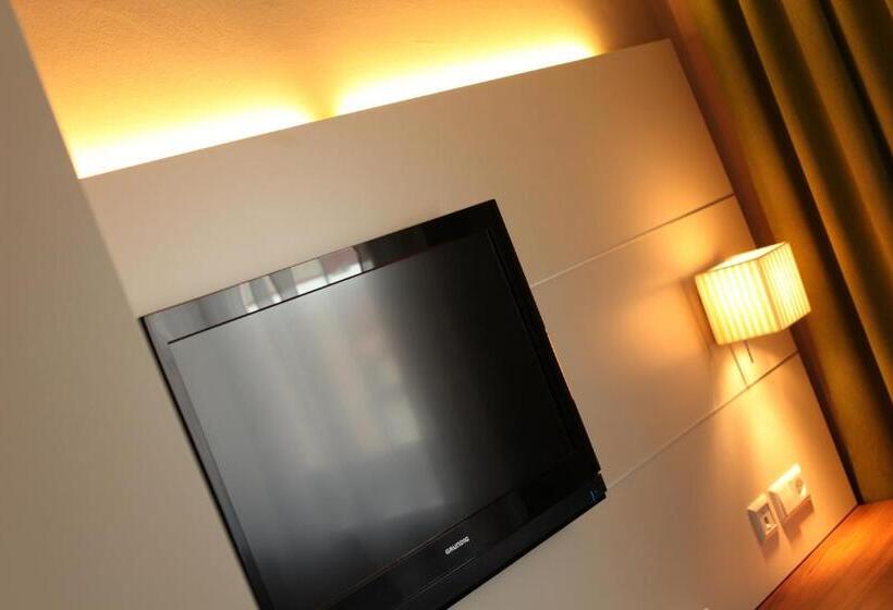 Семейный Номер, Riku Hotel Weißenhorn