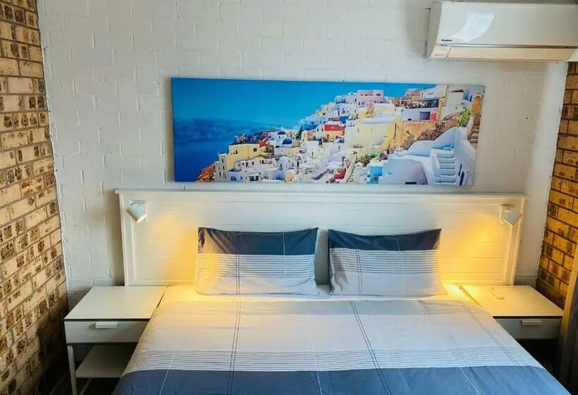 クラシックファミリールーム, Buccaneer Motel