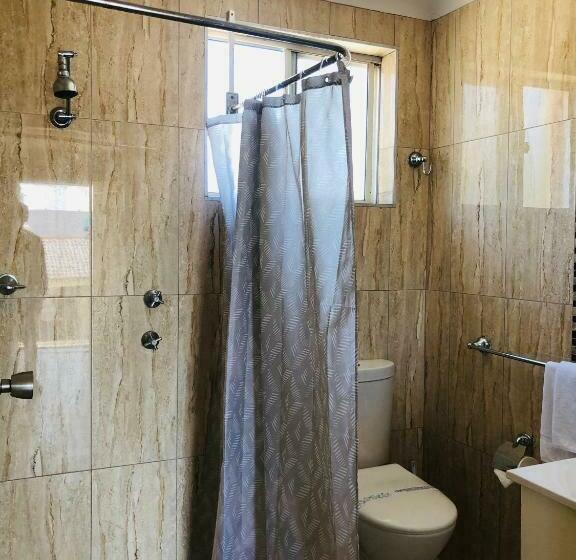 Семейный Номер Классика, Buccaneer Motel