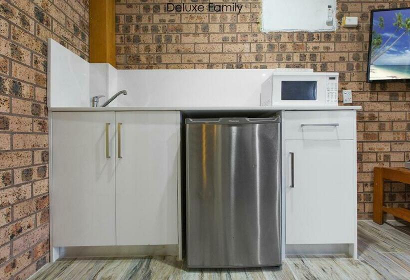 Семейный Номер Классика, Buccaneer Motel