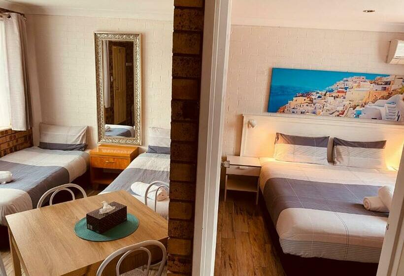 Семейный Номер Классика, Buccaneer Motel