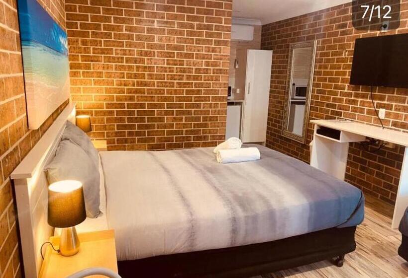 Классический Номер, Buccaneer Motel