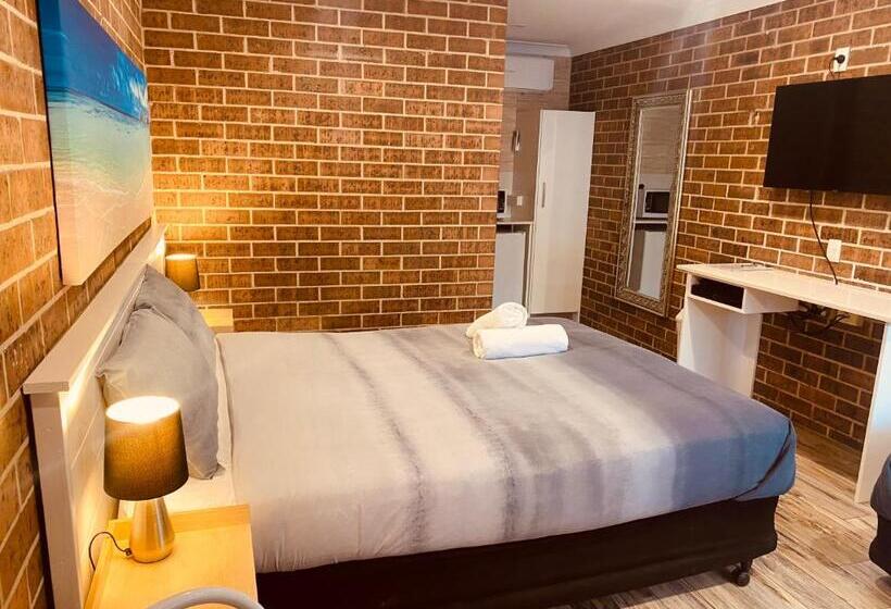 Классический Номер, Buccaneer Motel
