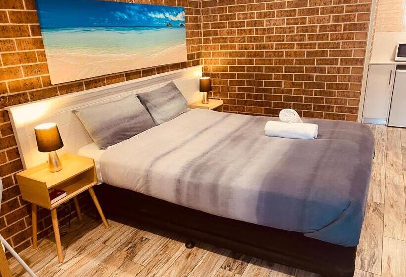 Классический Номер, Buccaneer Motel