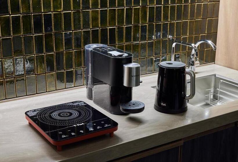 Suite, 厳島いろは