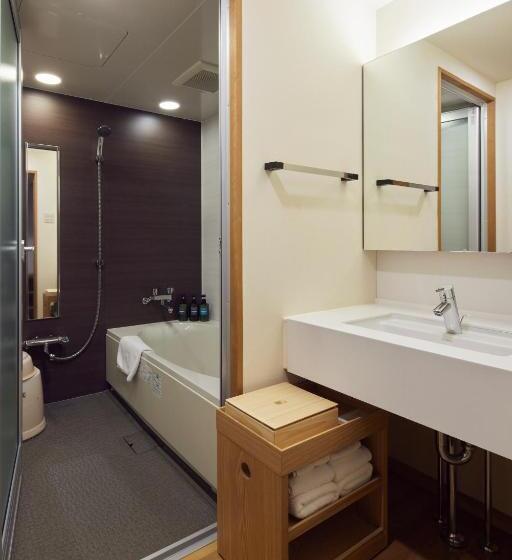 Cameră Standard, 厳島いろは