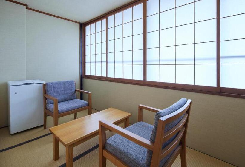 Cameră Standard, 厳島いろは