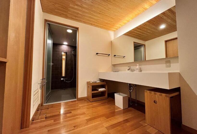 Cameră Standard, 厳島いろは