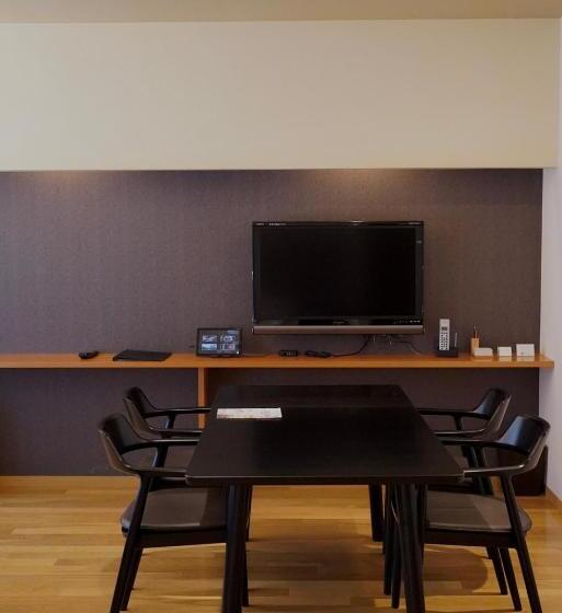 Cameră Superioară, 厳島いろは