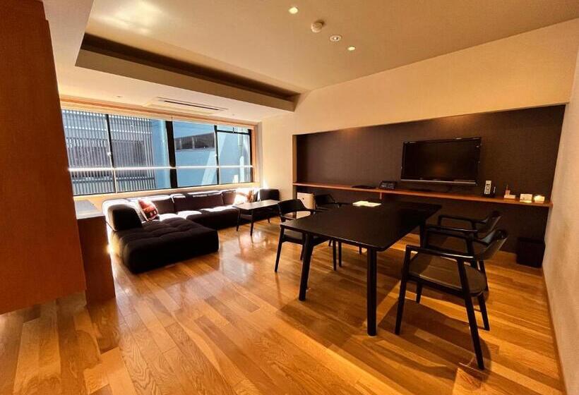 Cameră Superioară, 厳島いろは