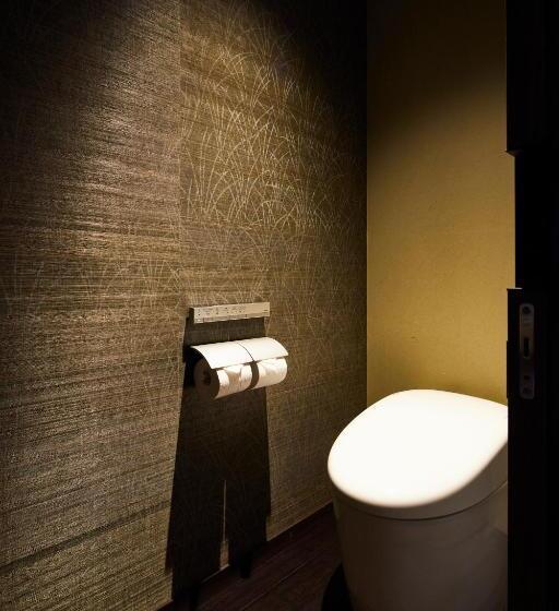 Cameră Standard, 厳島いろは