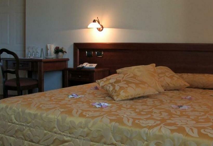 Номер Стандарт Трехместный, Regis Resort & Wellness