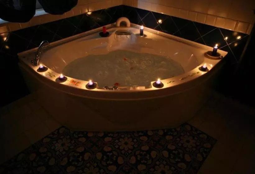 スイート, Regis Resort & Wellness