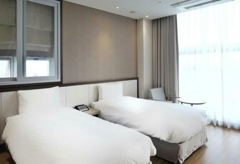 חדר סטנדרט, Rosana