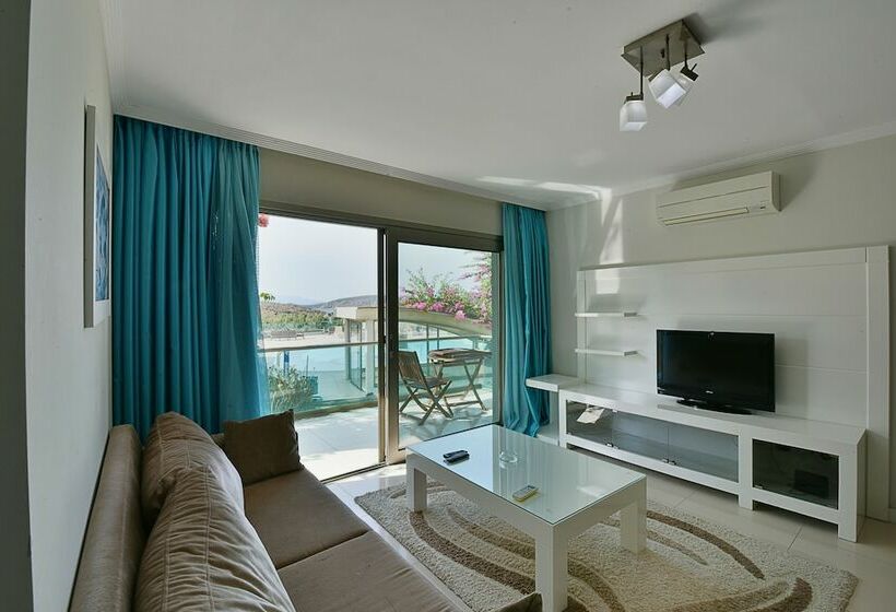 דירת 2 חדרים נוף לים, Royal Palm Residence