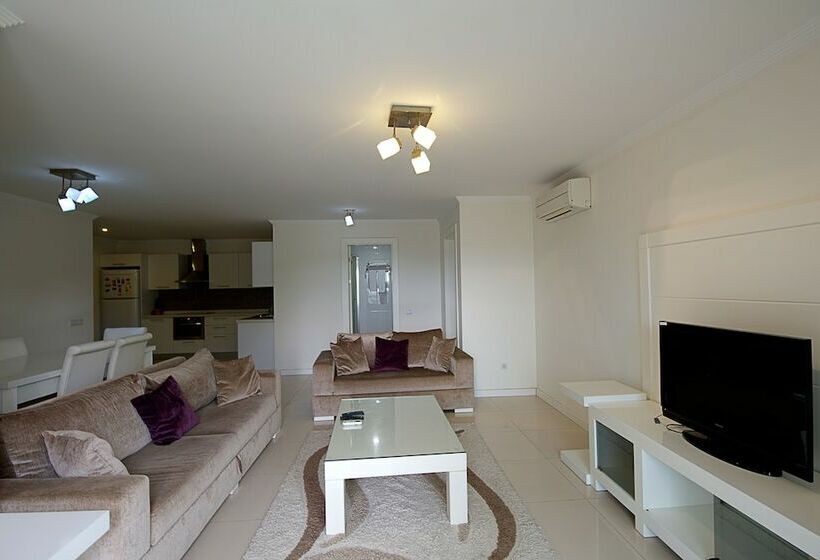 Апартаменты 1 Спальня Вид на Сад, Royal Palm Residence