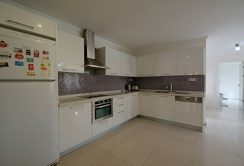 דירת חדר נוף לגינה, Royal Palm Residence