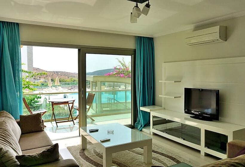 דירת חדר נוף לגינה, Royal Palm Residence