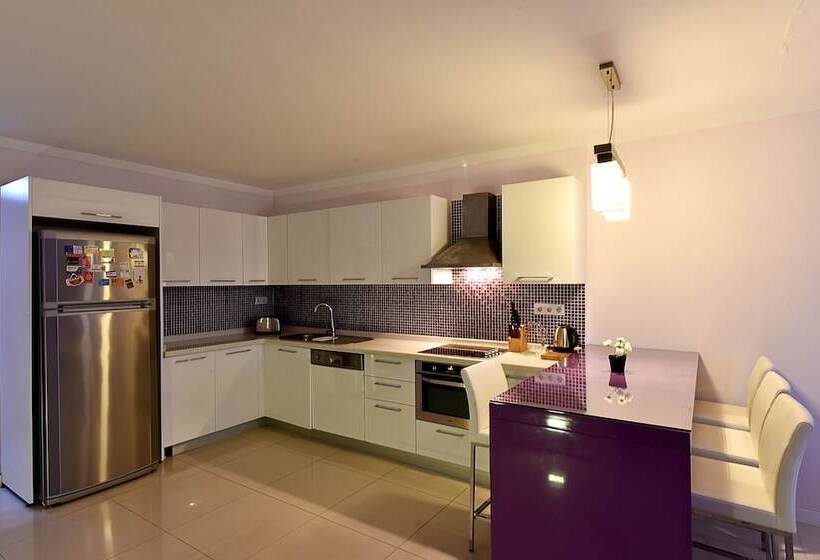 דירת 2 חדרי שינה עם נוף לגינה, Royal Palm Residence