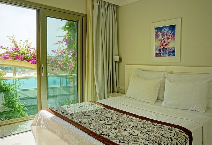 דירת 2 חדרי שינה עם נוף לגינה, Royal Palm Residence