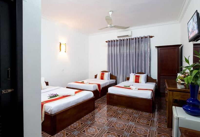 اتاق استاندارد سه نفره, The Unique Angkor Villa