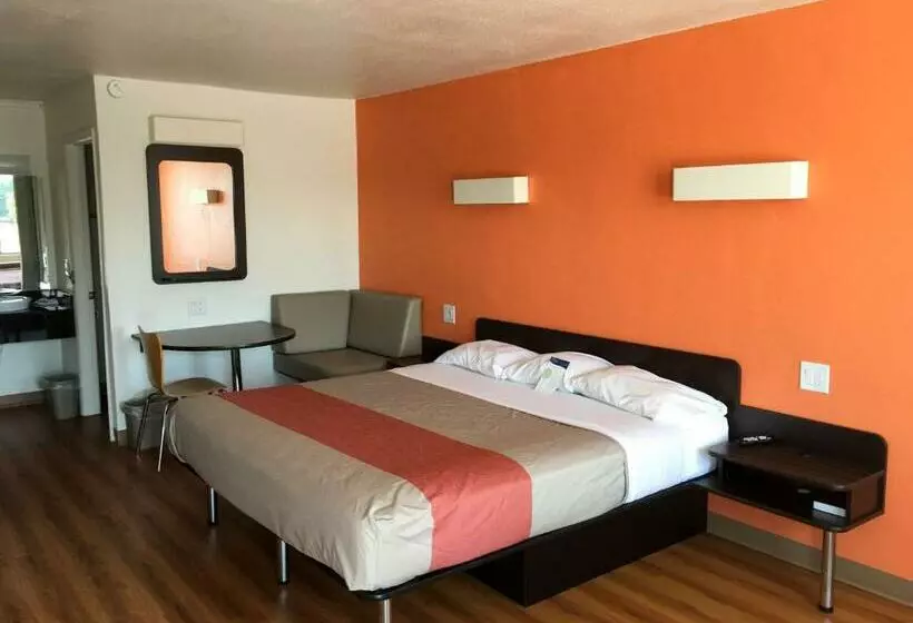 キングサイズベッドのデラックスルーム, Motel 6 Connellys Springs, Nc
