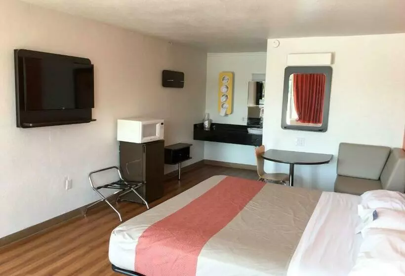 キングサイズベッドのデラックスルーム, Motel 6 Connellys Springs, Nc