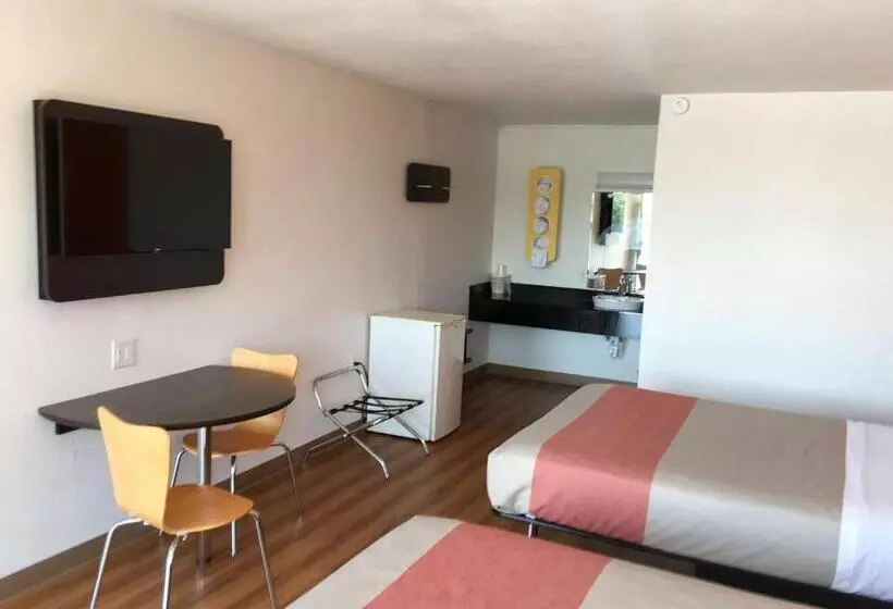 デラックスルーム, Motel 6 Connellys Springs, Nc