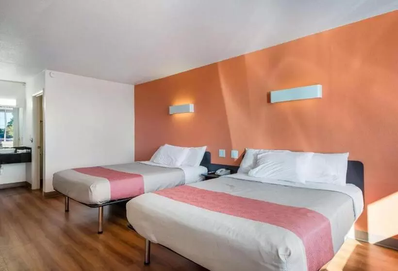 デラックスルーム, Motel 6 Connellys Springs, Nc