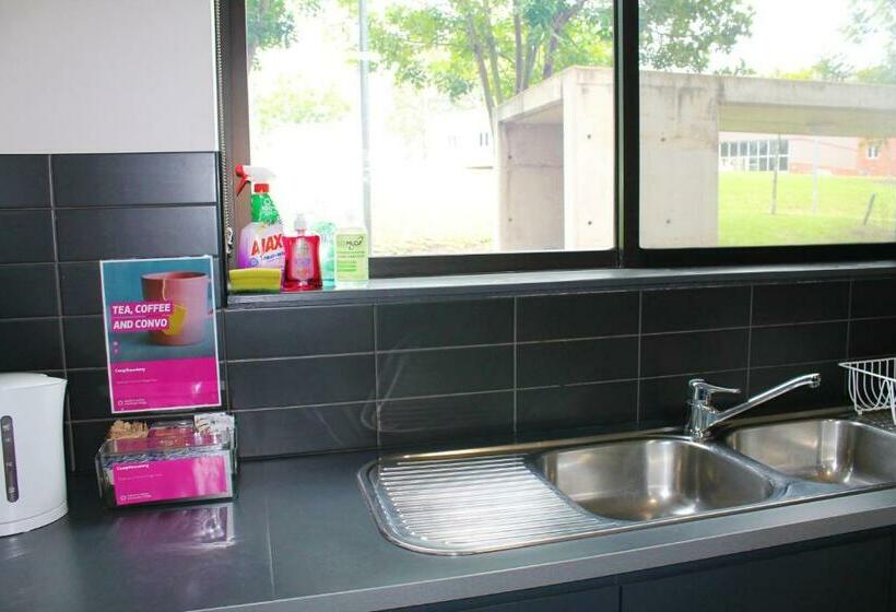 5침실 아파트, Western Sydney University Village Penrith