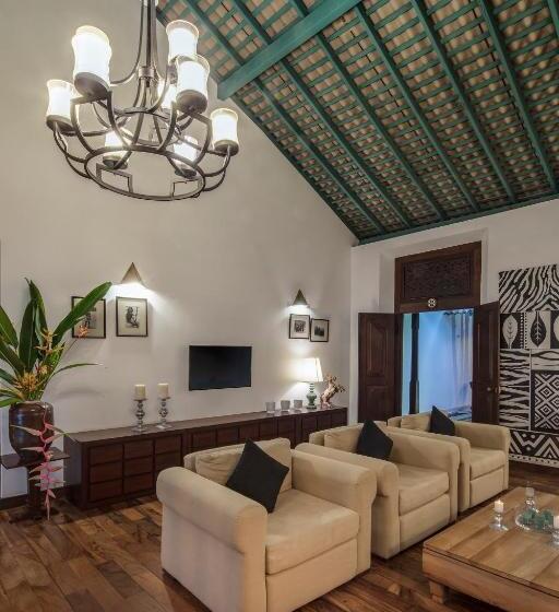 Вилла 3 Спальни с Бассейном, Green Casa