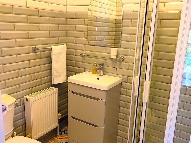 Номер Стандарт, Robin Hill House Heritage Guest House