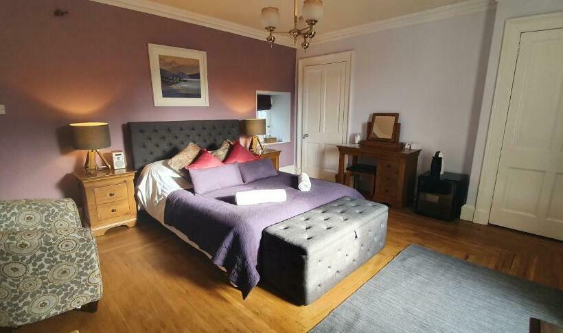 패밀리 룸 산 전망, Tirindrish House