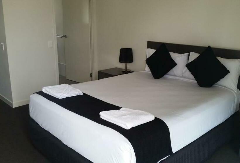 חדר דלוקס, Dooleys Tavern And Motel Capella