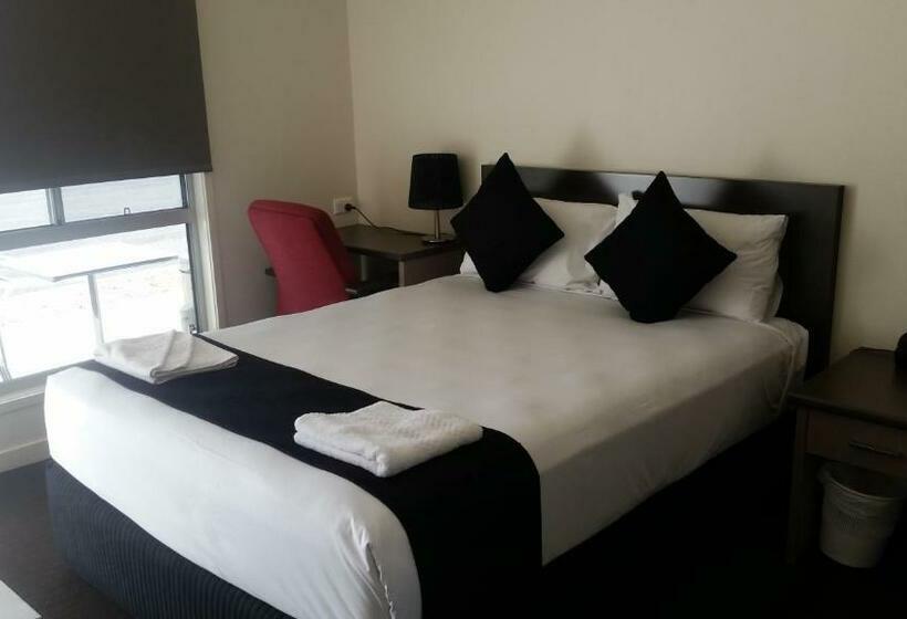 חדר דלוקס, Dooleys Tavern And Motel Capella