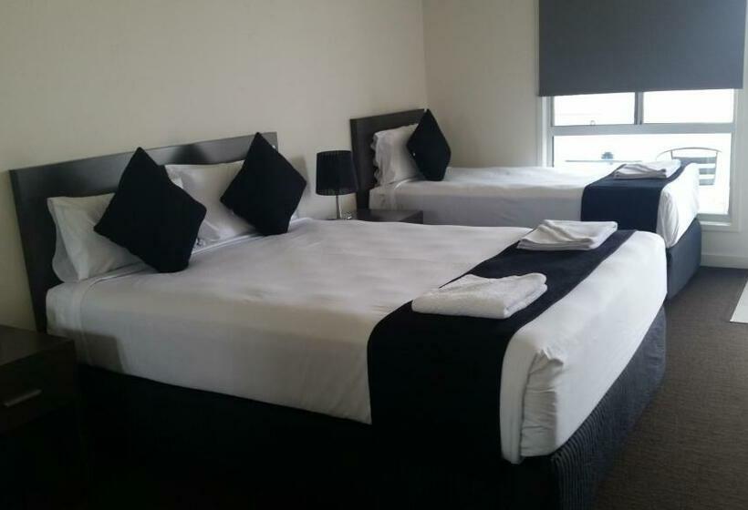 חדר דלוקס, Dooleys Tavern And Motel Capella