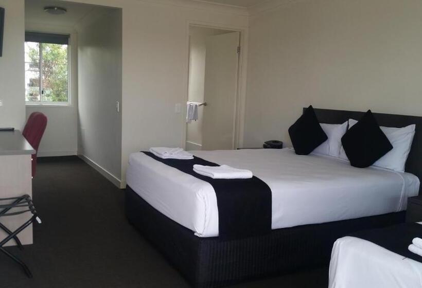 חדר דלוקס, Dooleys Tavern And Motel Capella