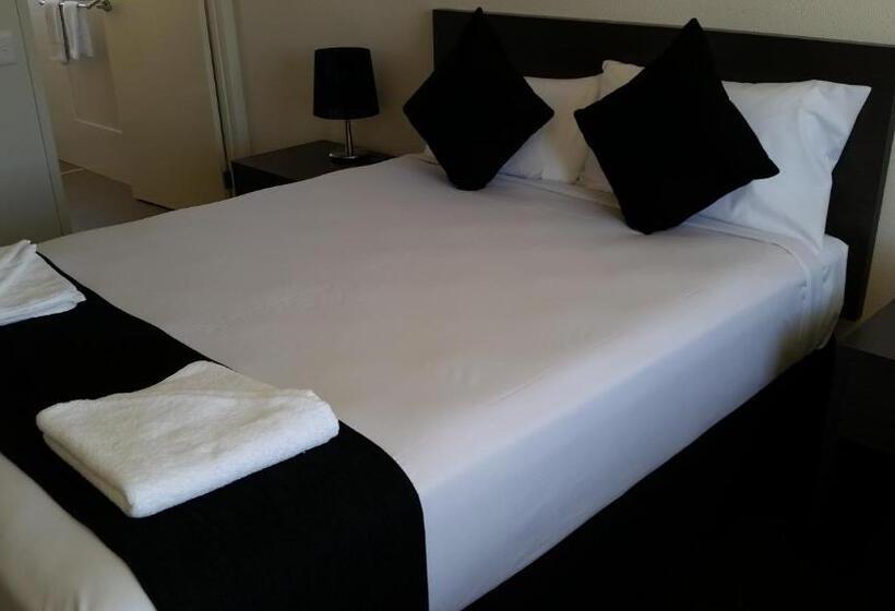 חדר סטנדרט, Dooleys Tavern And Motel Capella