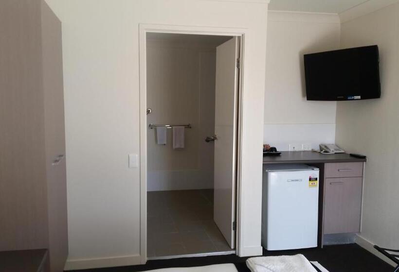 חדר סטנדרט, Dooleys Tavern And Motel Capella