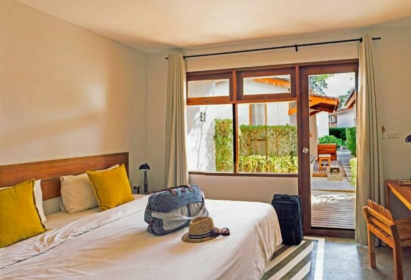 Номер Economy, Escape Beach Resort   New Look Renovated