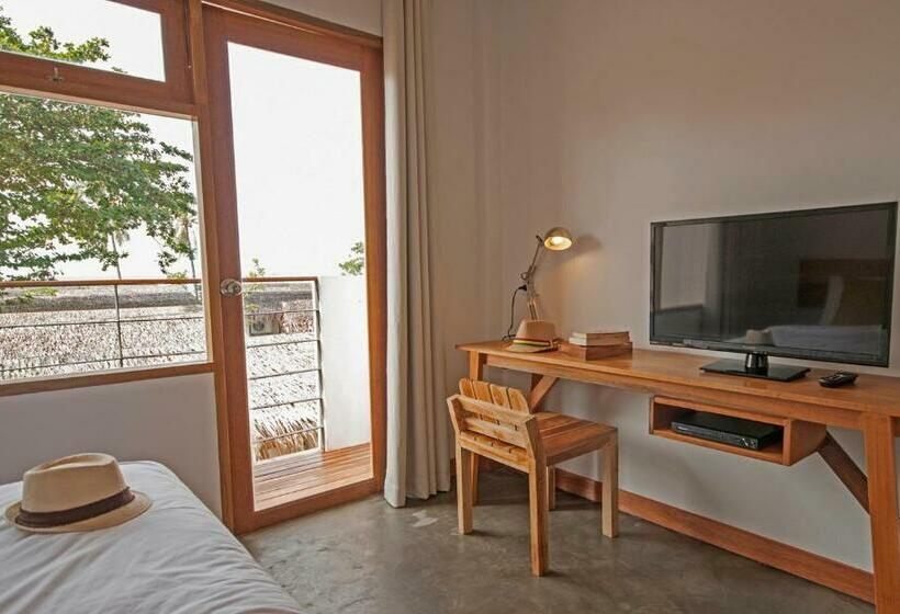 Номер Economy, Escape Beach Resort   New Look Renovated