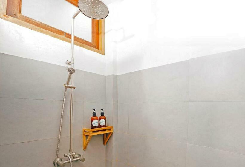 이코노미 룸, Escape Beach Resort   New Look Renovated