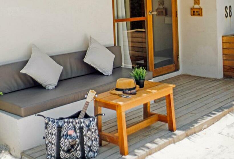 Бунгало Стандарт, Escape Beach Resort   New Look Renovated