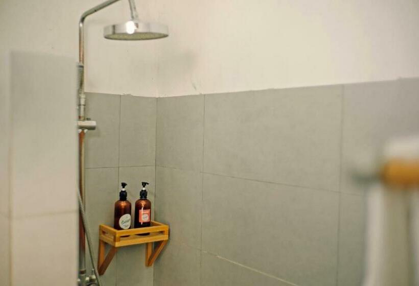 스탠다드 방갈로, Escape Beach Resort   New Look Renovated