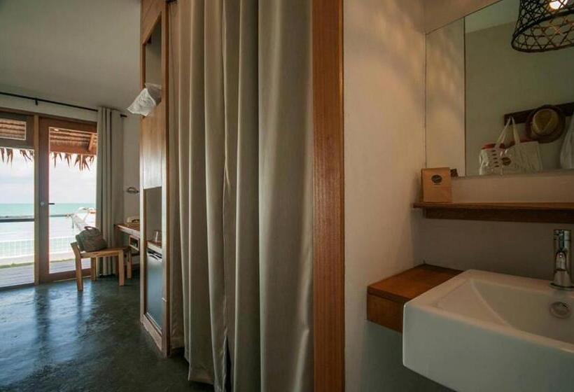 Бунгало Стандарт, Escape Beach Resort   New Look Renovated